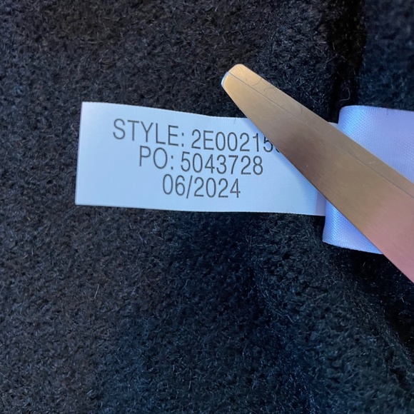 VINEYARD VINES NWT Sweater Knit Lady Jacket Gold Logo Buttons Boxy Fit Preppy - Picture 8 of 12